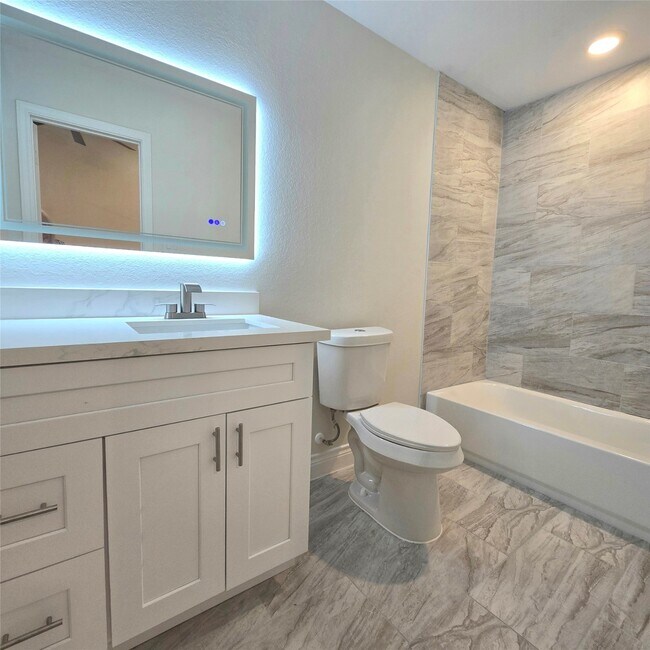 Building Photo - 12961 Orion Ct E