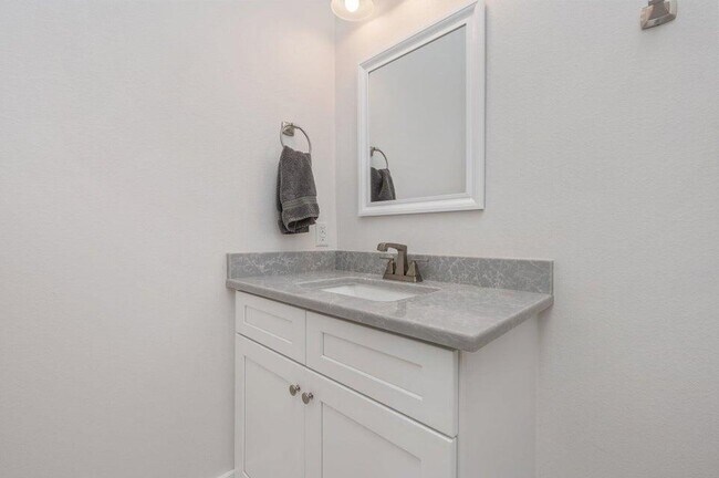 Building Photo - 508 Hideaway Ln