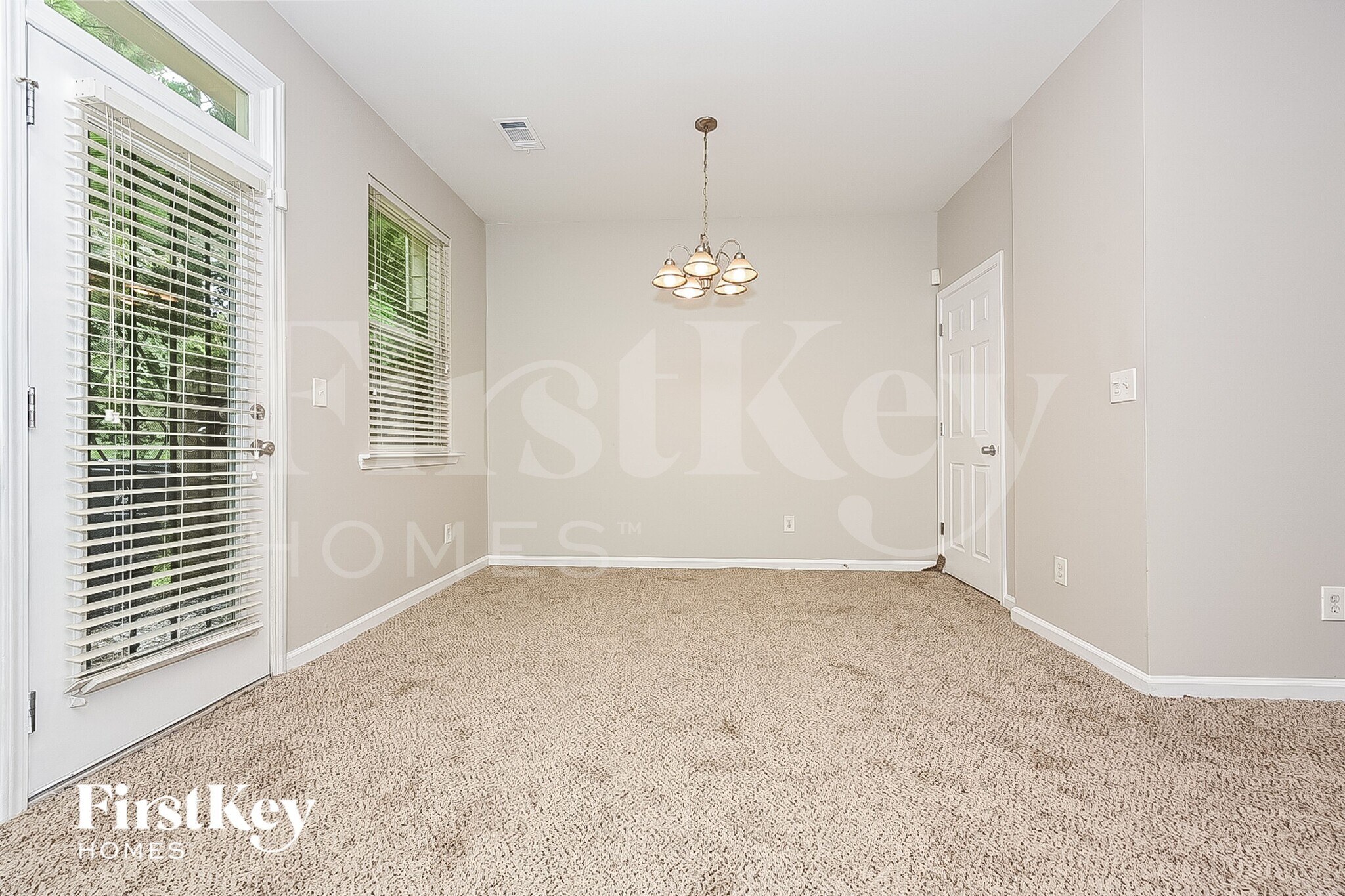 Building Photo - 3383 Estes Dr