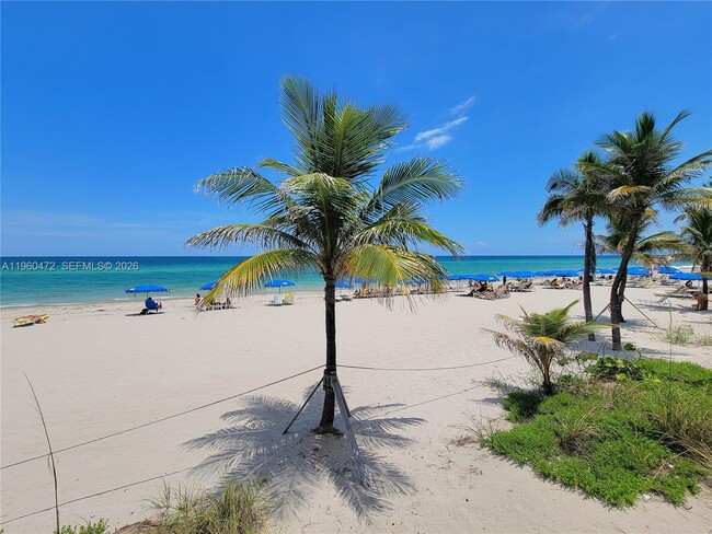 Building Photo - 2030 S Ocean Dr