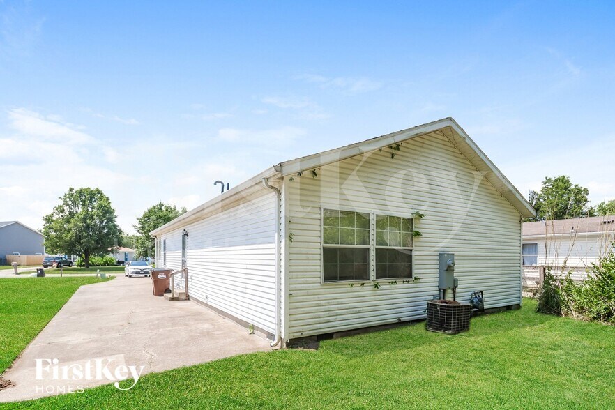 Building Photo - 649 Diamond Loop