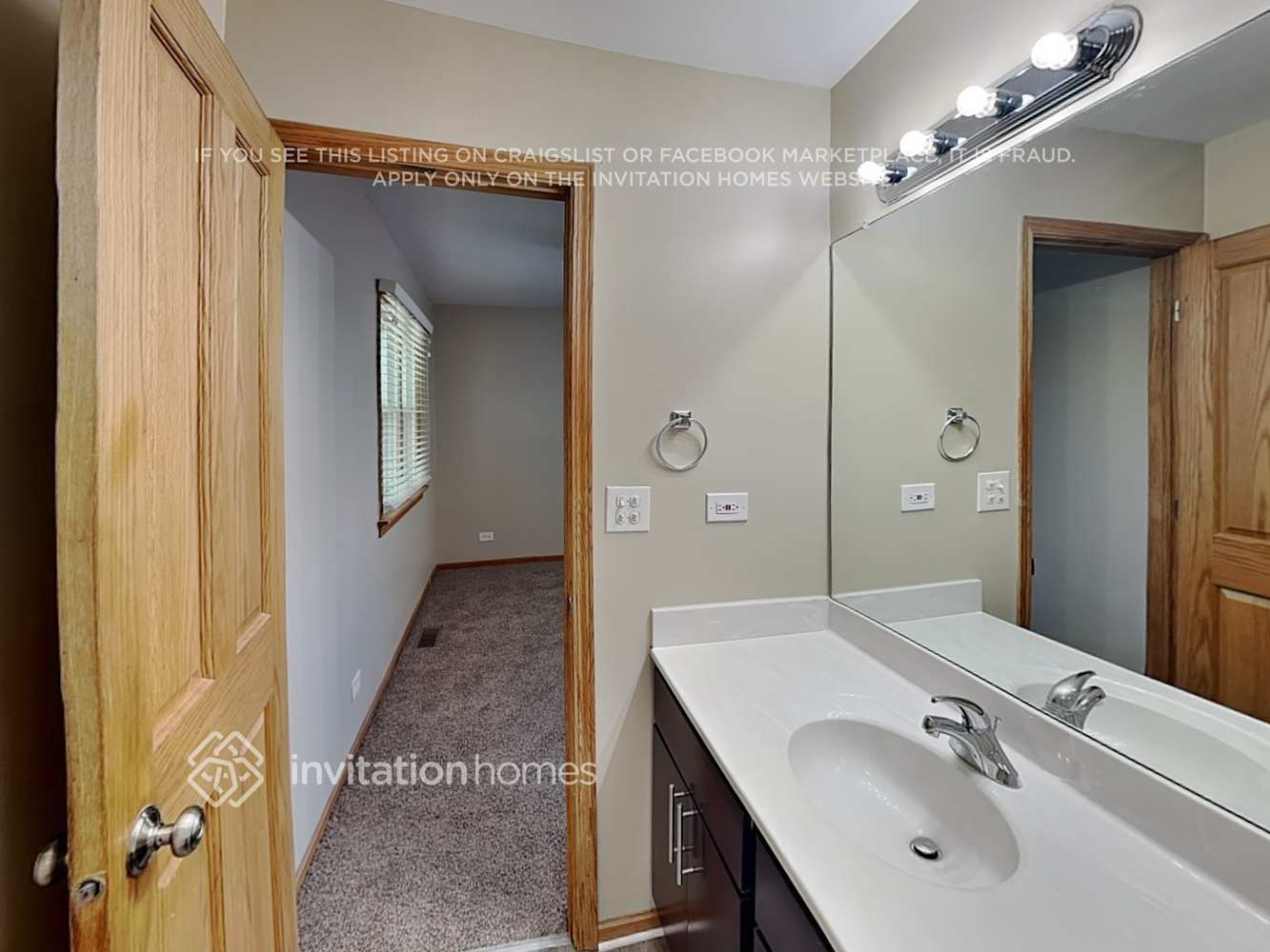 Building Photo - 800 E Belmont Ave