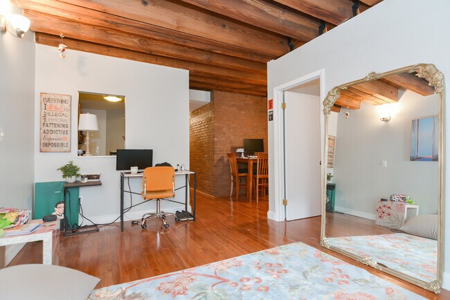 Building Photo - 99 Fulton St