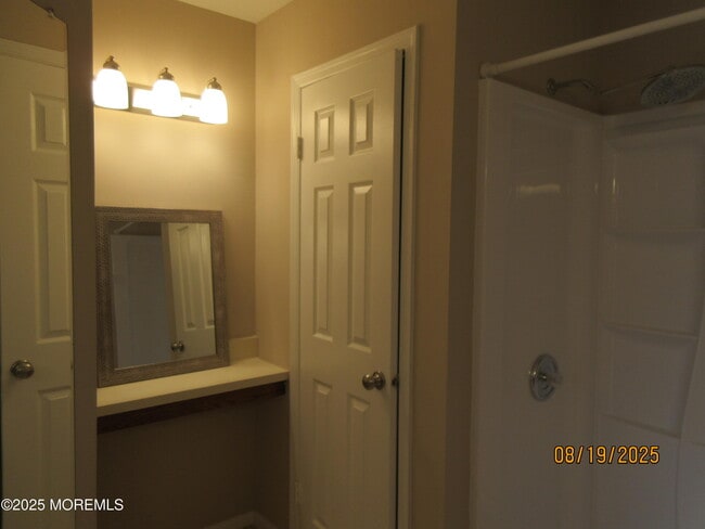 Building Photo - 29 Longbrook Ln