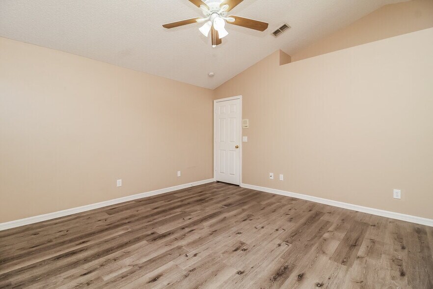 Building Photo - 13803 Riverpath Grove Dr