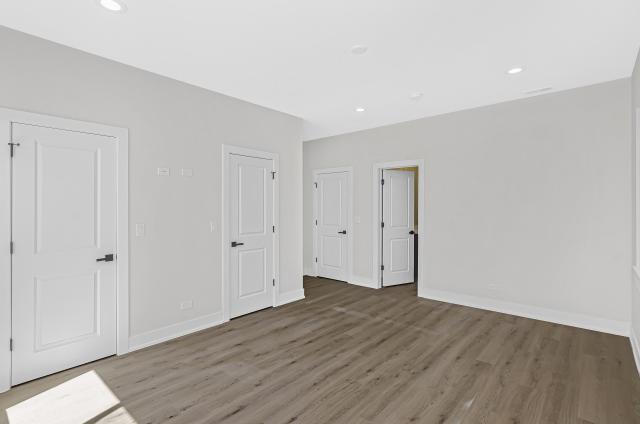 Building Photo - 2 bedroom in Chicago IL 60637