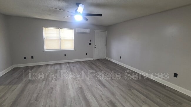 Building Photo - 44 Live Oak Loop