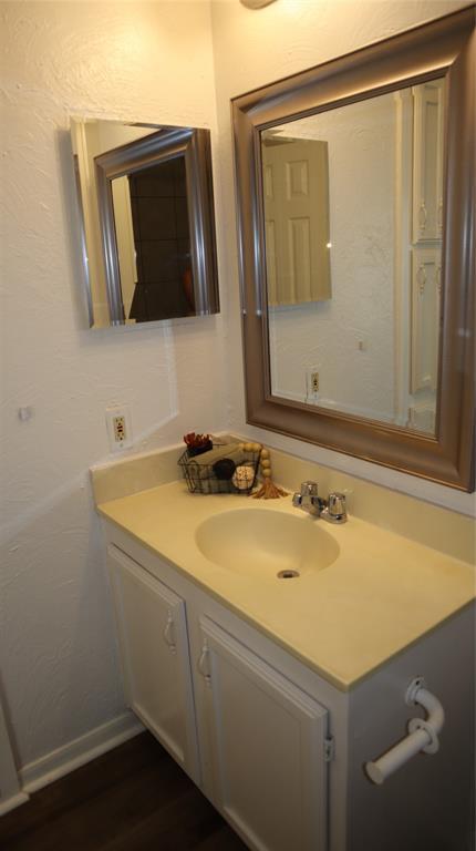 Building Photo - 6 Regency Ln