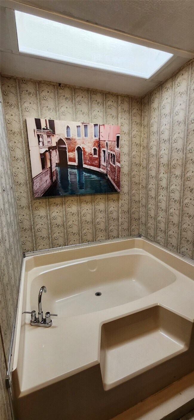 Building Photo - 125 Frank Cloud Rd