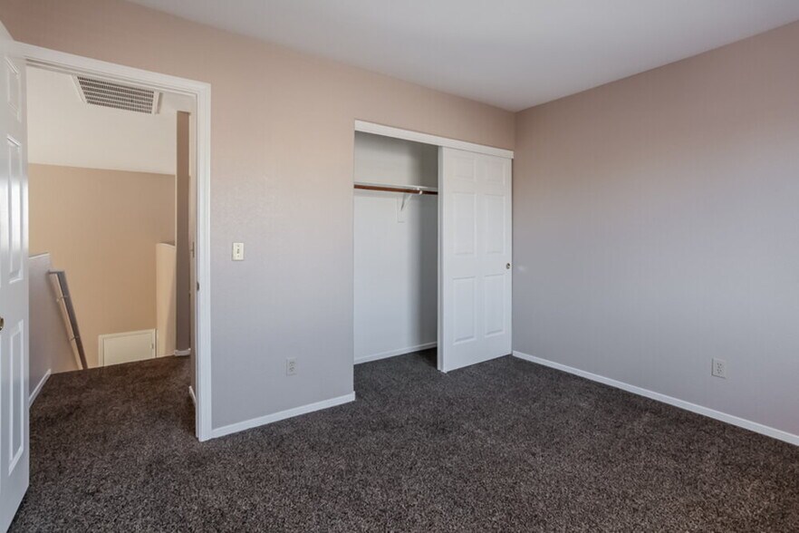 Building Photo - 7512 Hickory Hills Dr