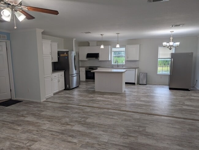 Building Photo - 6806 Pearson Ln