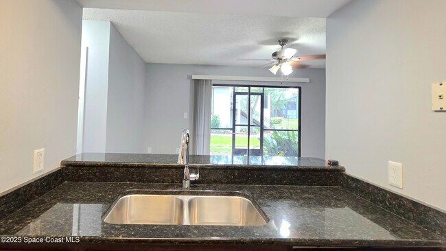 Building Photo - 190 Riverbend Dr