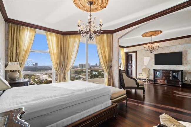 Building Photo - 16047 Collins Ave