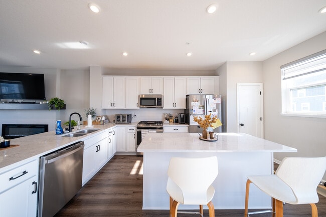 Building Photo - 21860 136th Wy