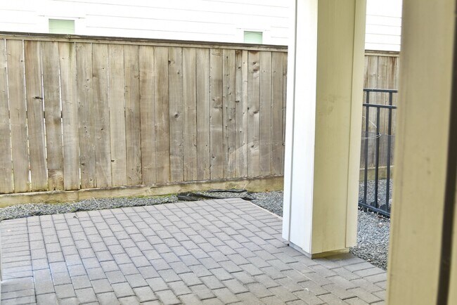 Building Photo - 2211 Chenevert St