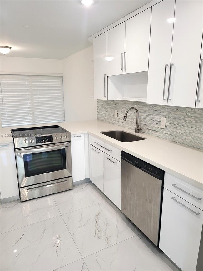 Building Photo - 9723 N New River Canal Rd