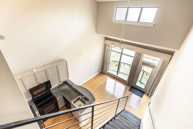 Building Photo - 115 E Park Avenue UNIT 419