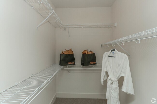 Building Photo - Luxury 1-Bed Home with Designer Finishes!