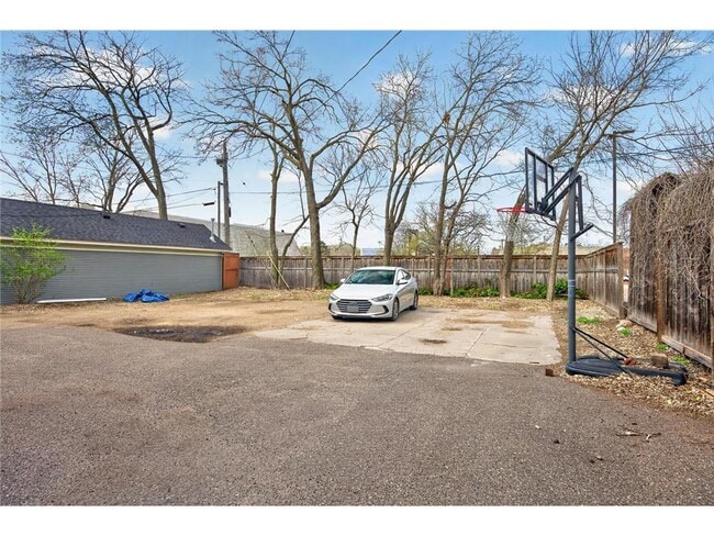 Building Photo - 2210 Colfax Ave South