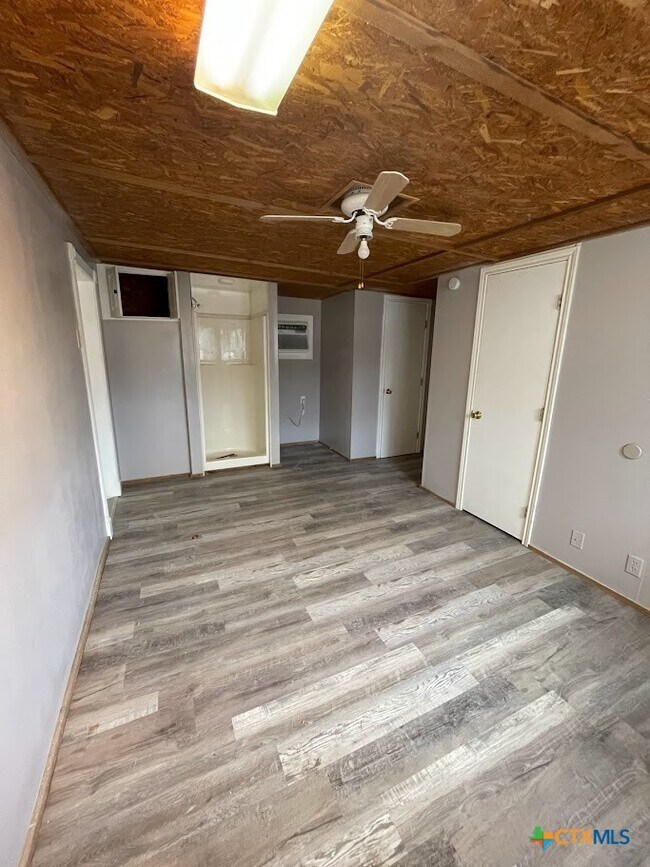 Building Photo - 541 Buck Trail