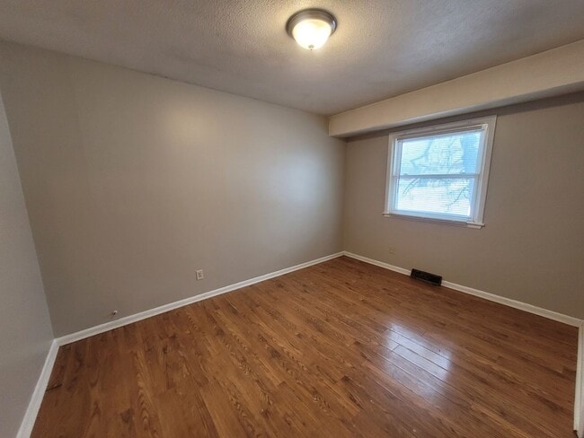 Building Photo - Four Bedroom Single-Family Home