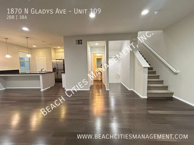 Building Photo - 1870 N Gladys Ave