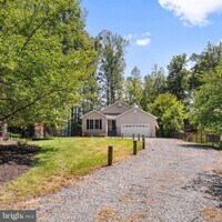 Building Photo - 686 Lake Caroline Dr