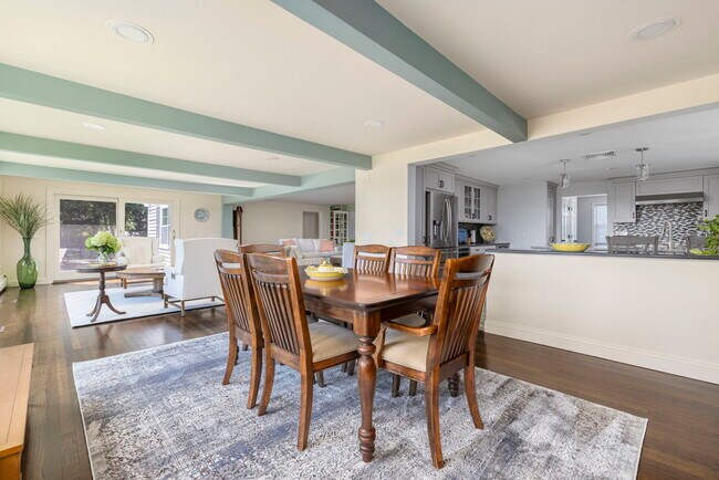 Building Photo - 54 Westcote Close
