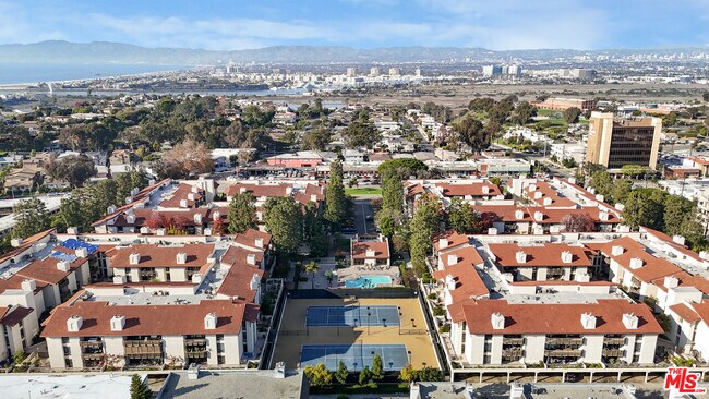 Building Photo - 8601 Falmouth Ave