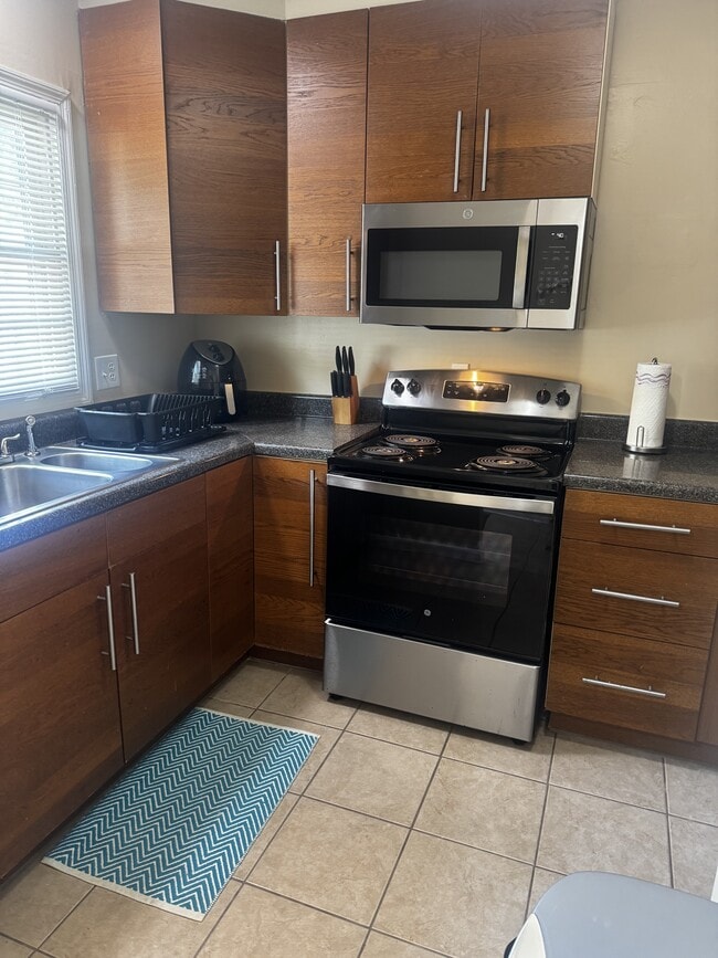 Building Photo - 127 Eaglewood Way