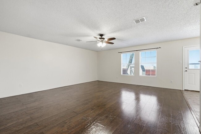 Building Photo - 1452 Hickory Creek Ln