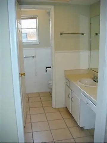 Building Photo - 6957 Freemont St