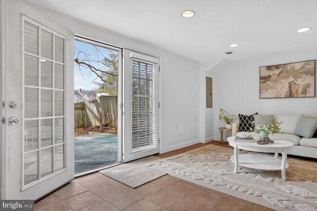 Building Photo - 6015 Ticonderoga Ct