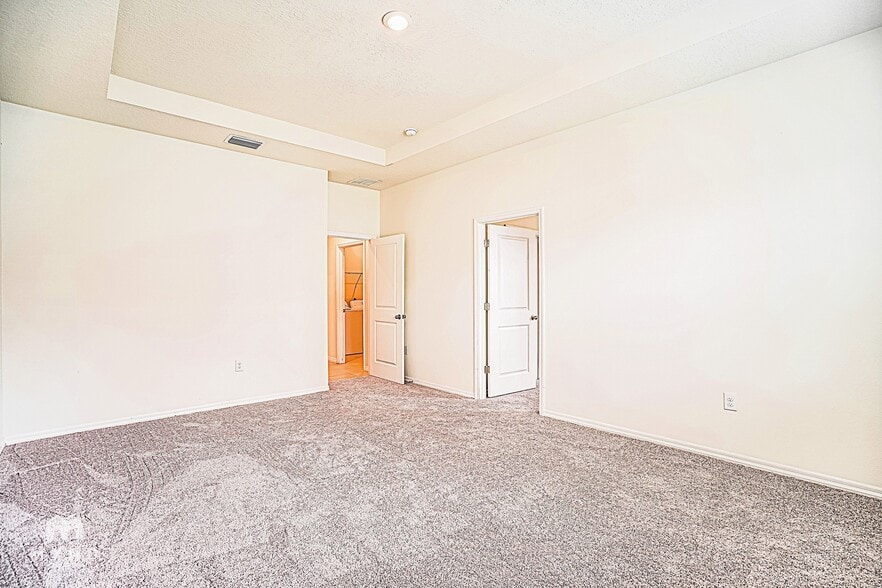 Building Photo - 796 SE 66th Terrace