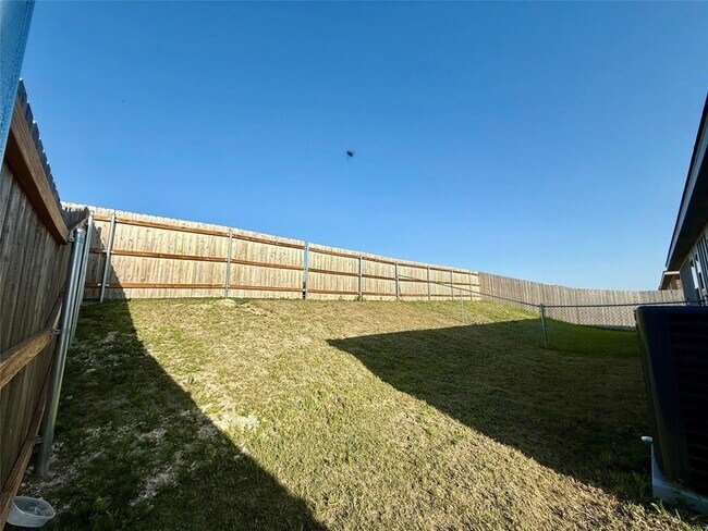 Building Photo - 209 Dolphin Dr