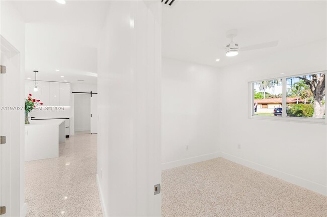 Building Photo - 6030 SW 109th Ct