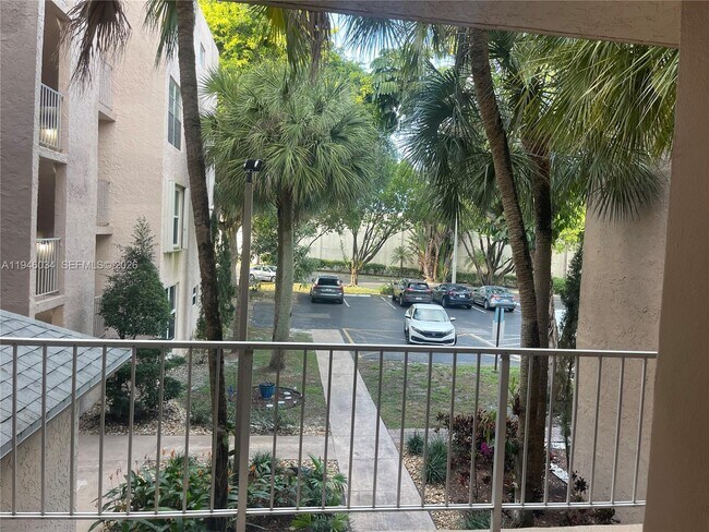 Building Photo - 9481 Evergreen Pl