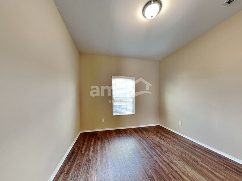 Building Photo - 353 Kerriann Ln