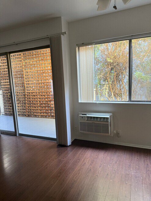 Building Photo - 1538 N Detroit St