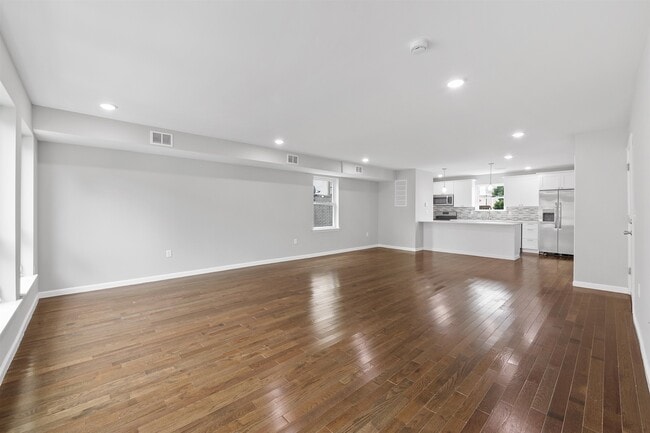 Building Photo - 45 Franklin St