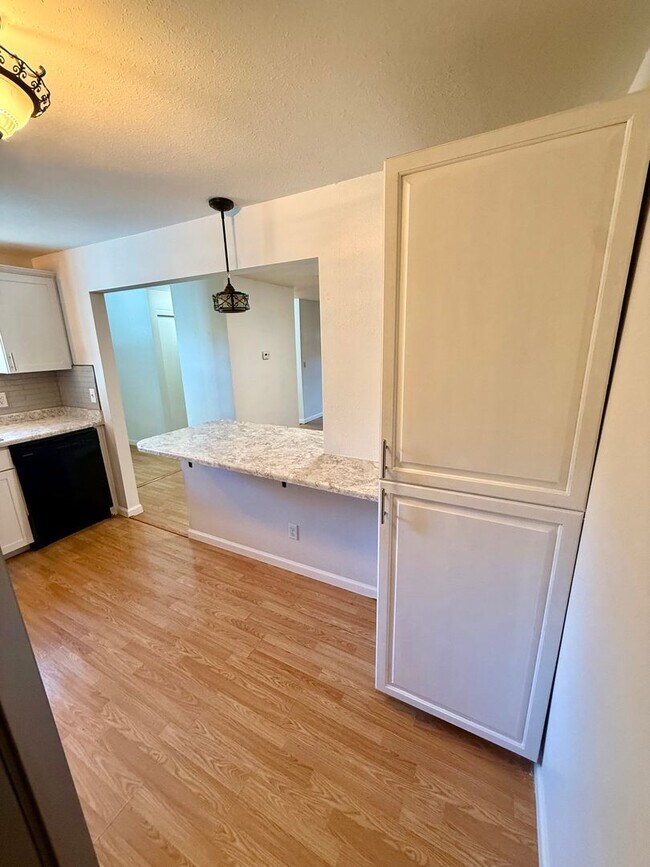 Building Photo - 1620 Ranae Dr