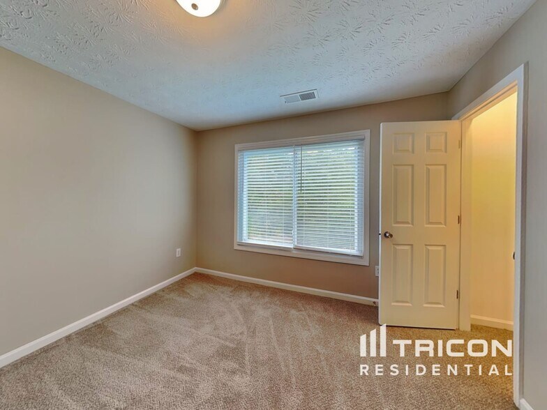 Building Photo - 703 Morgans Ridge Dr