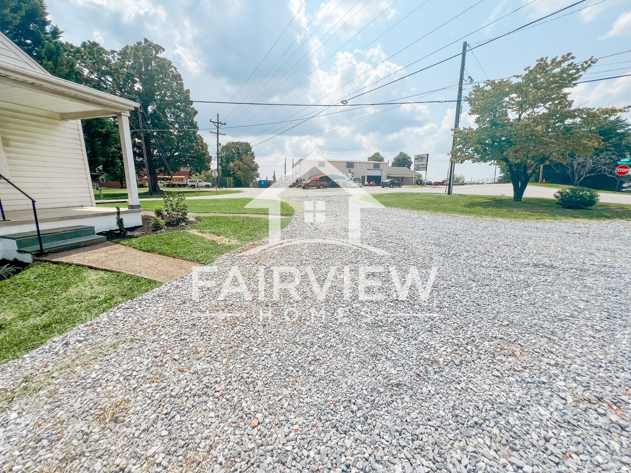 Building Photo - 3239 Mayflower Dr