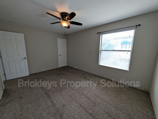 Building Photo - 4820 E Winston Dr