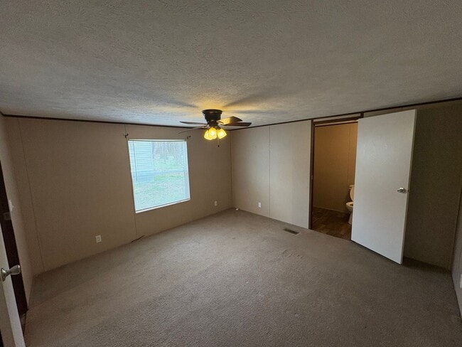 Building Photo - For Rent