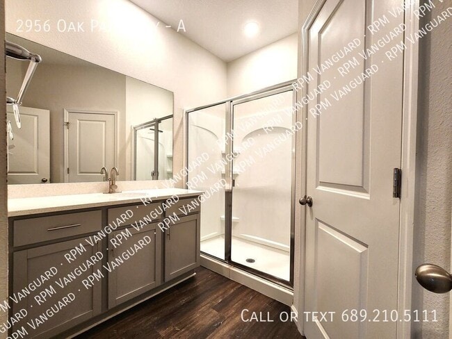 Building Photo - 2956 Oak Park Way