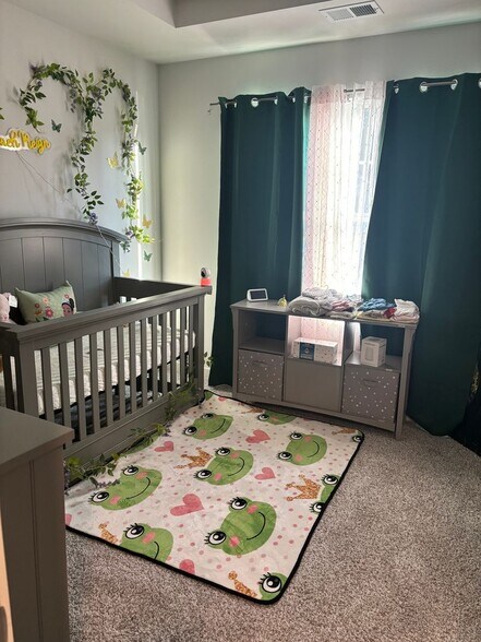 Building Photo - 659 The Heights Ln