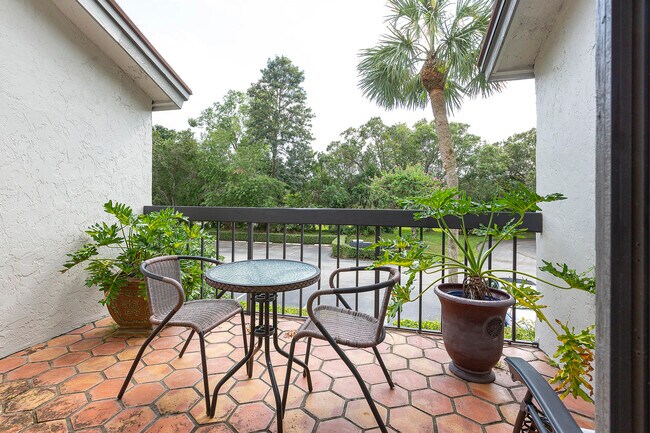 Building Photo - 11355 Pond View Dr