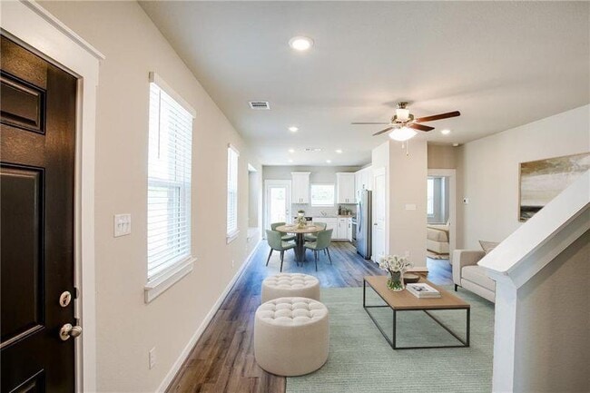 Building Photo - 502 Fiery Skipper Dr