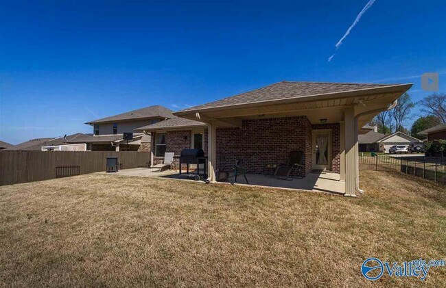 Building Photo - 29886 Park Hill Dr